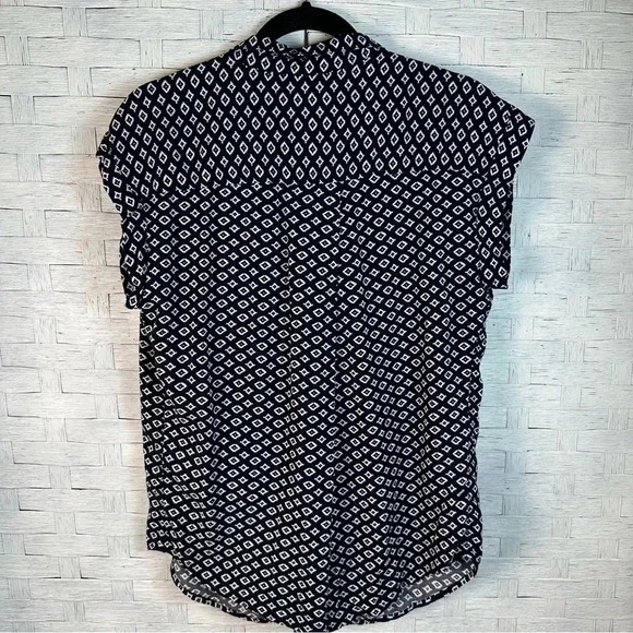 Jacks Girlfriend button down blouse navy white roll sleeve casual feminine - Picture 2 of 9